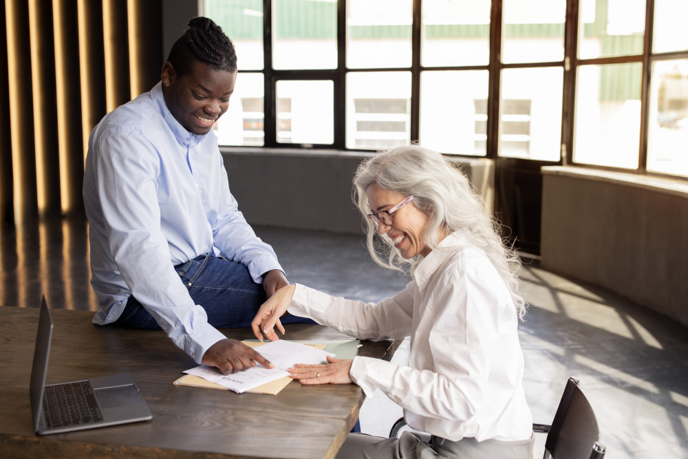 Caractéristiques et qualification du contrat de travail : un guide complet